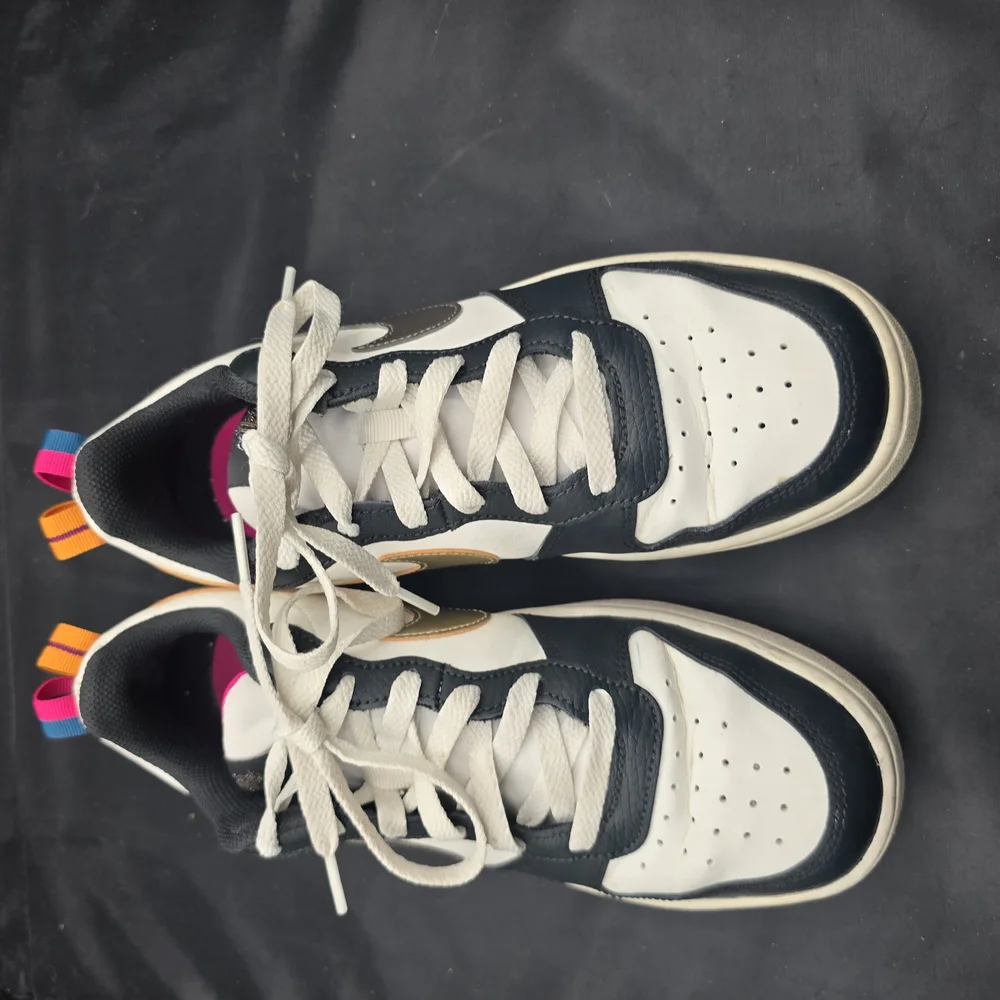 Nike Kids Sneakers‎ - Black, White, Gold, Pink
